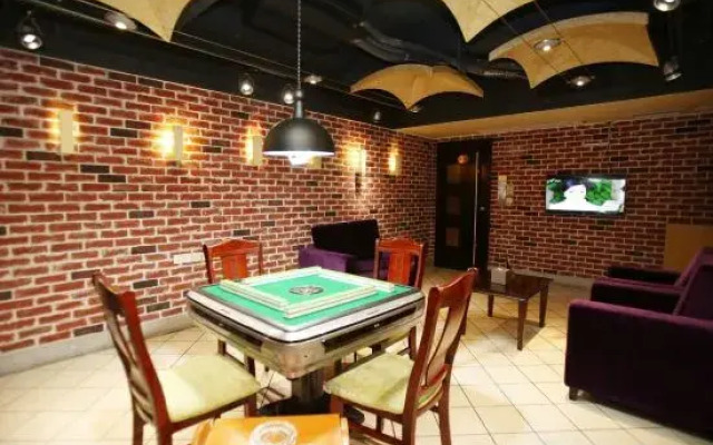 Qingshu Holiday Villa Hotel (Yangjiang Poly Yintan Store)