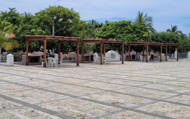 Apartamento duplex frente al mar con playa privada
