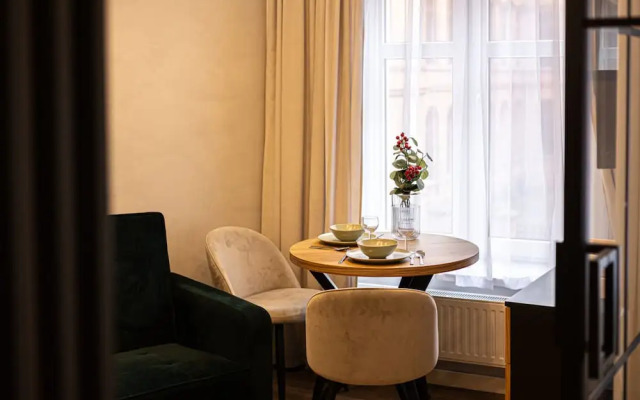 Estrella 5 Nowoczesno w Zabytkowej Kamienicy Garbary 12