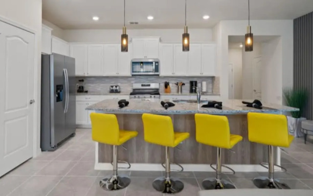 Townhome at Solterra NH 18005