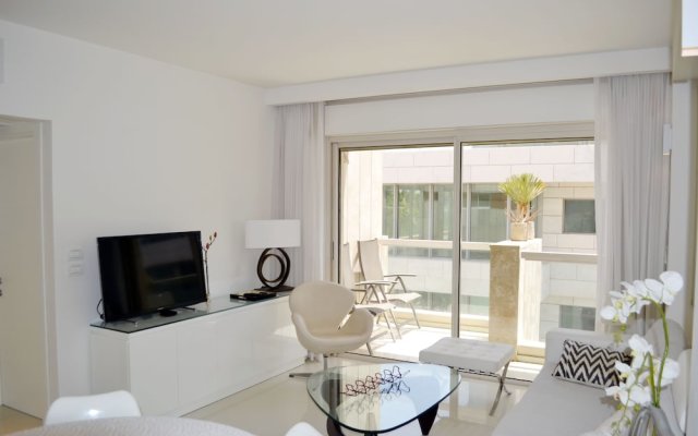 Beautiful Apartment Near Beach H1