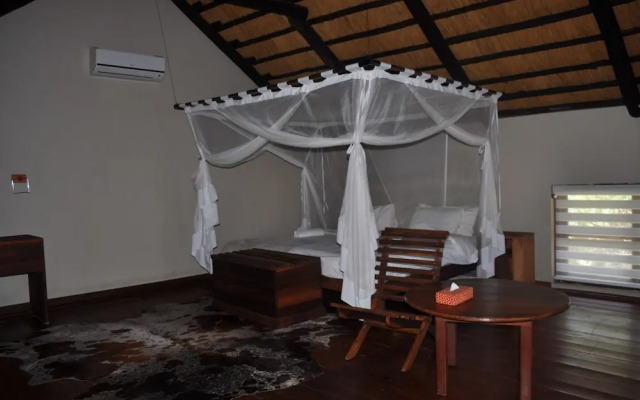 Hakusembe River Lodge