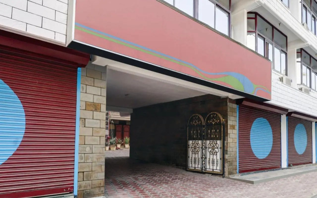 OYO 15837 Hotel Rvee's Regency
