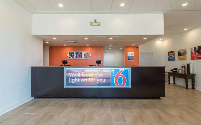 Motel 6 Hamilton, AL