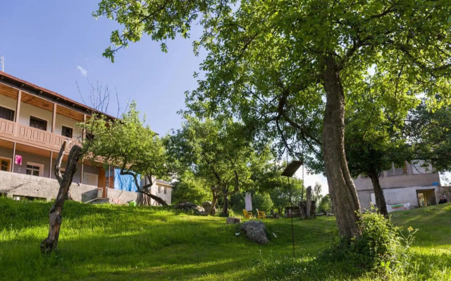 Mushkudiani Manor