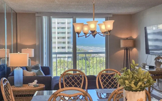 507 South Hampton 2 Bedroom Condo