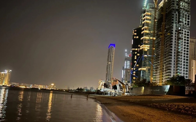 Business Backpackers JBR Hostel