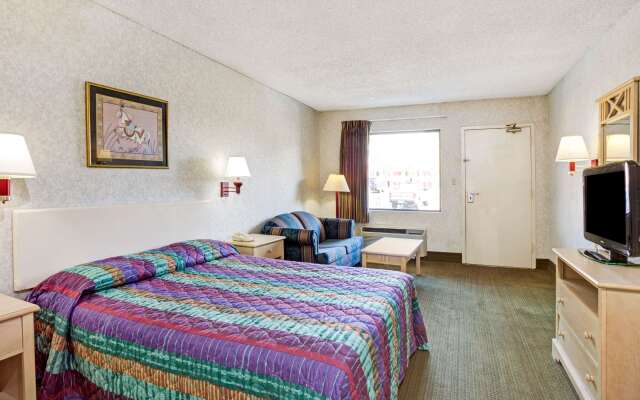 Super 8 by Wyndham Fredericksburg