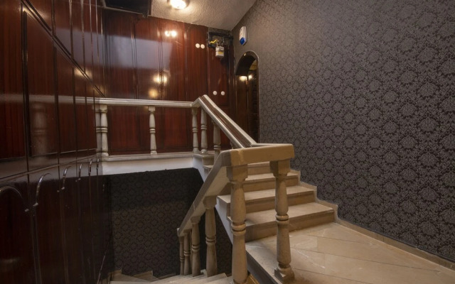 Ares Business Suit Hotel