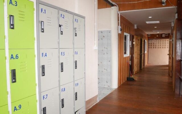 At Pier Hostel Lanta