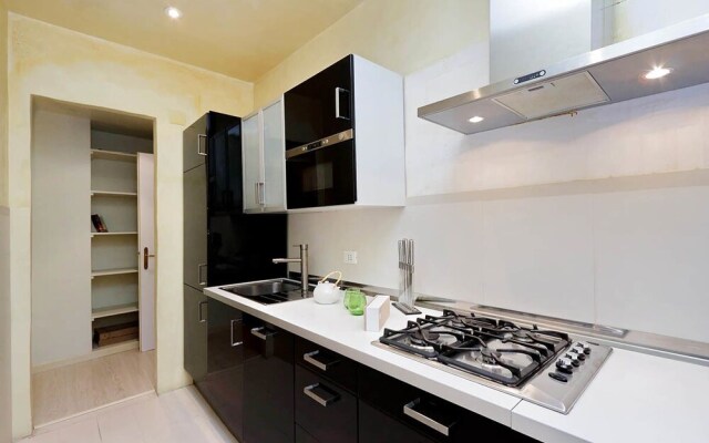 Spanish Steps Charming Apartment