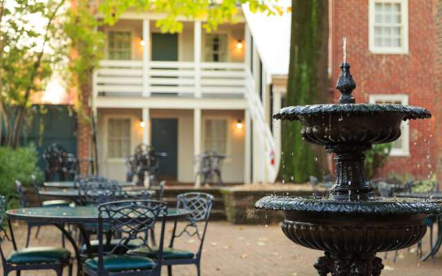 Linden Row Inn