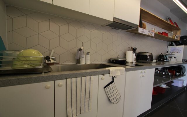 B my guesthouse - Hostel