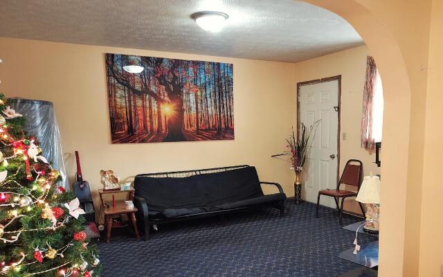 OYO Hotel Chapmanville Inn, WV - Hwy 119