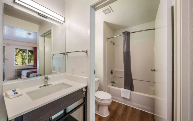 Motel 6 Rohnert Park, CA