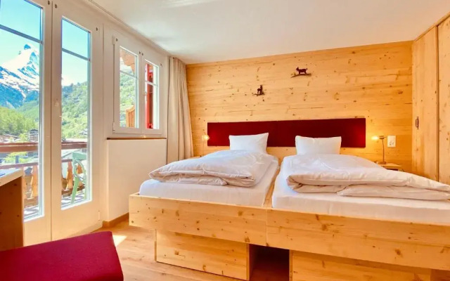 Julen Wendelin, Hotel Touring