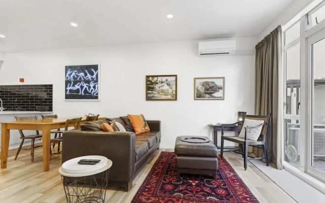 CBD Spacious 3 Storey Terrace House