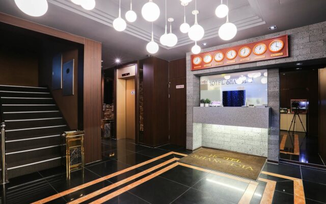 Shangria Hotel