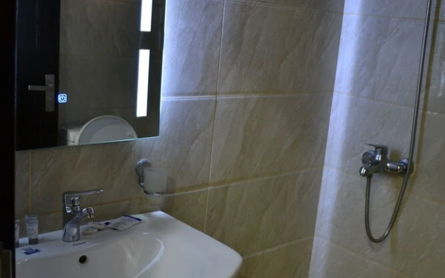 منتصف البيعة