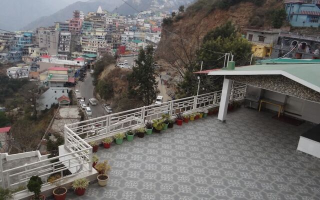 OYO 25061 Gautam Residency Chamba