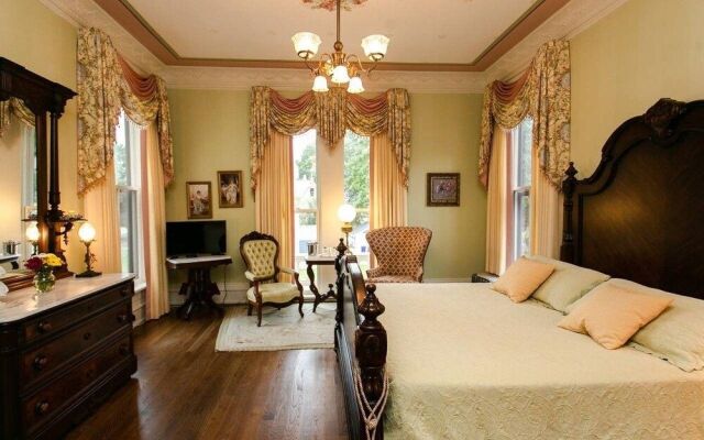 Silas W Robbins House Bed & Breakfast