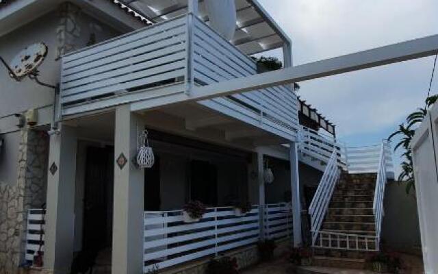 Comfortable Holiday House Close to the sea Down