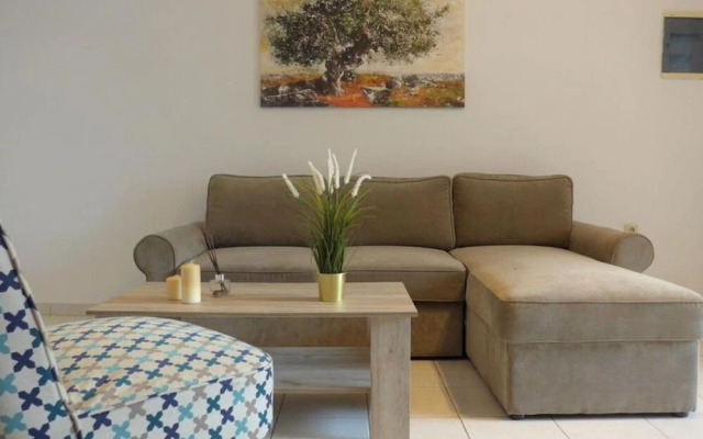 "kalamaki Plaza Apartments 'elia'"