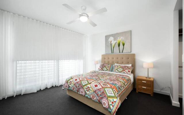 Luxury Apartment Caves Beach 4 Bed