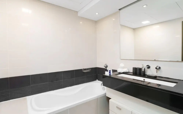 Maison Privee - Superb Apt with Burj Khalifa, Fountain & Opera Vws