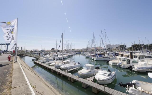 Un appartement sur la marina de St-Gilles