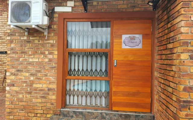 Twins Guest House Astoni