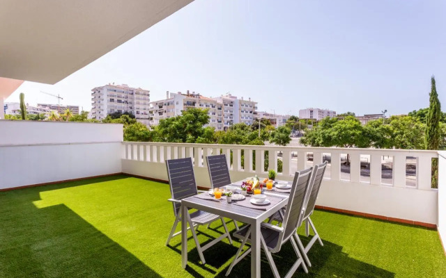 Terrace Lovers by Seewest