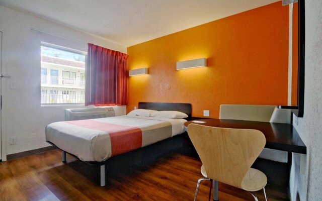 Motel 6 Dania Beach