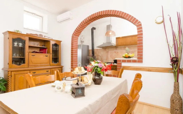 Authentic Villa With Private Pool,hot Tub,covered Terraces,panoramic View, Wi-fi