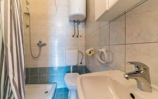 Studio Maro - Studio Apartment With Terrace