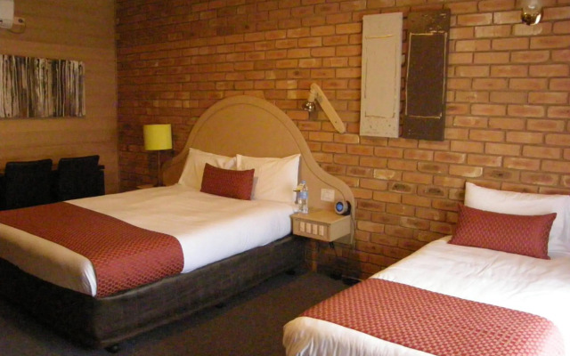 Quality Inn Colonial