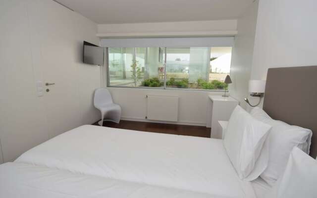 Morden Archictectural Villa In Lisbon