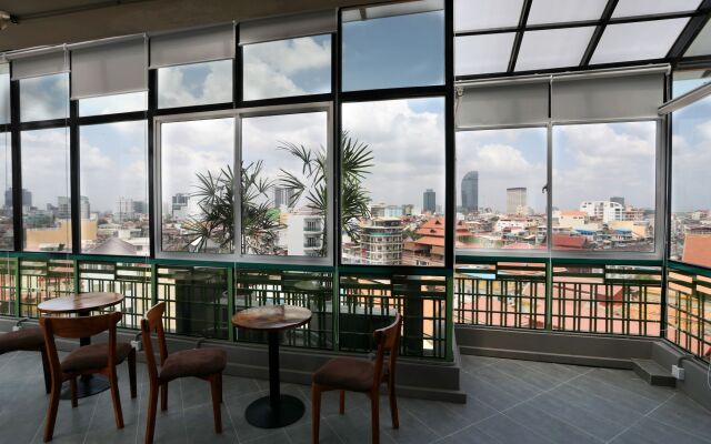 SKY HOTEL Central Phnom Penh - Rooms & Apartments