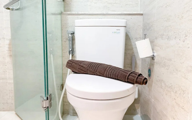 Comfort And Nice 1Br Apartment At Gold Coast