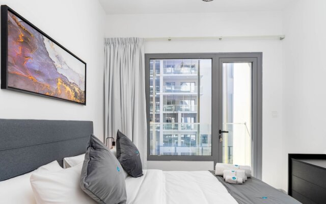 Executive 1 BR in Oasis - 2