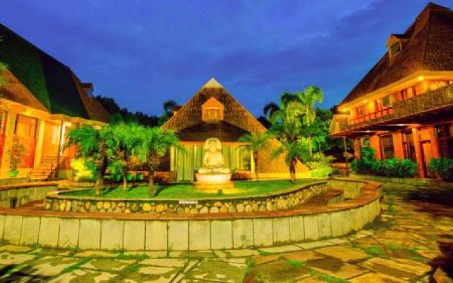 Pyramid Home Divine By 1589 Hotels