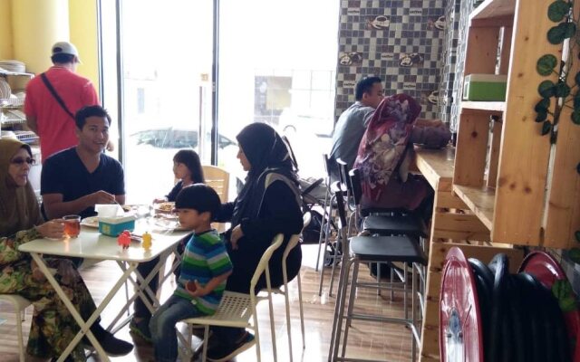 Hotel Zamburger Kota Warisan