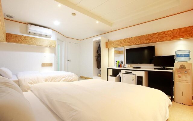 Abata Business Hotel