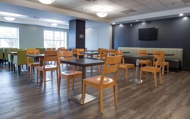 Country Inn & Suites by Radisson, Niagara Falls, ON