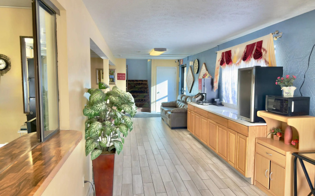 Econo Lodge Lansing - Leavenworth
