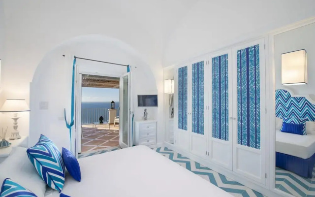 Luxury Villa Malika - Breathtaking View of Capri and Positano