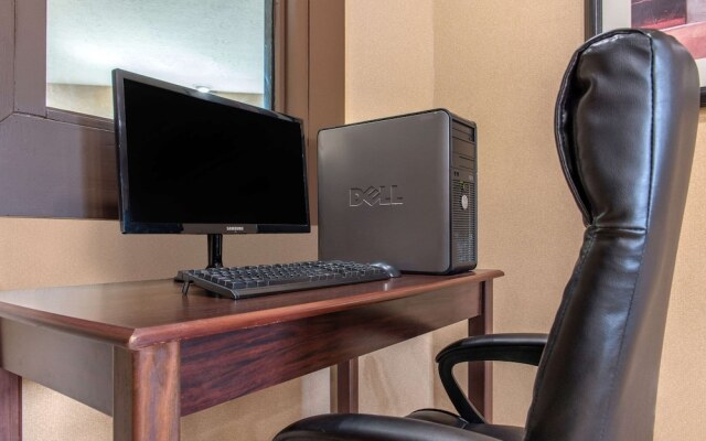 Super 8 Reynolds /East Columbus Area