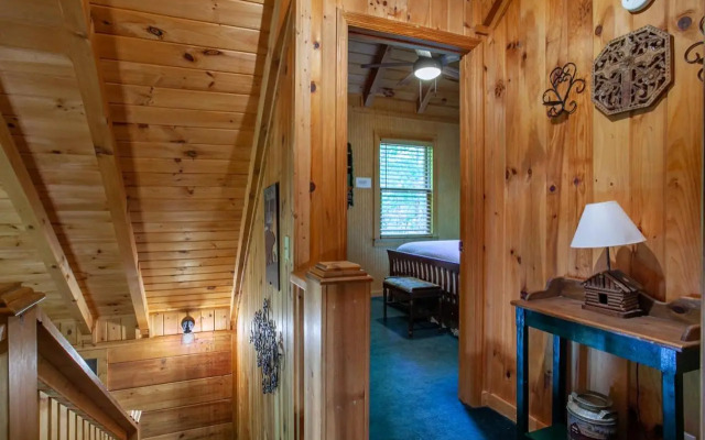 The Hartland - Hot Tub, Jacuzzi, Fireplace