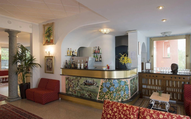 Hotel Carillon