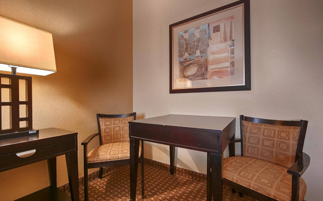 Best Western Bastrop Pines Inn